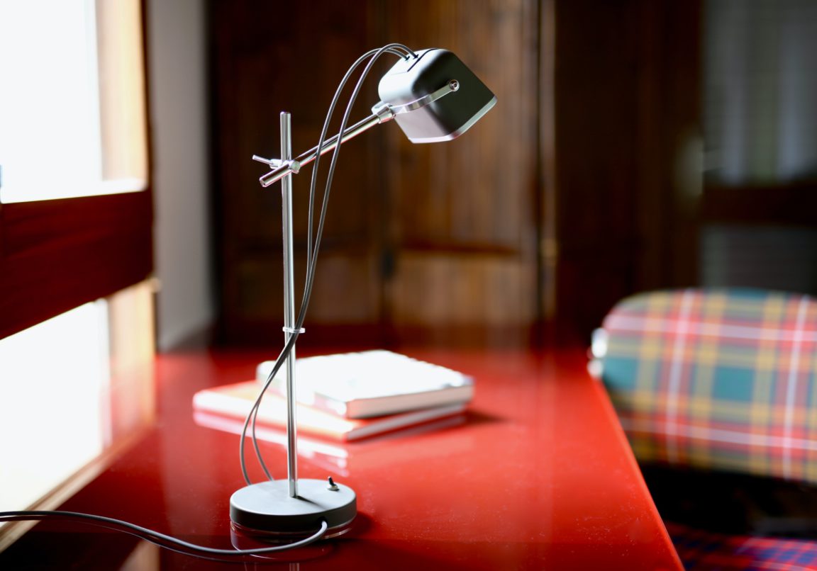 Guide To Getting The Office Table Lamp Welp Magazine