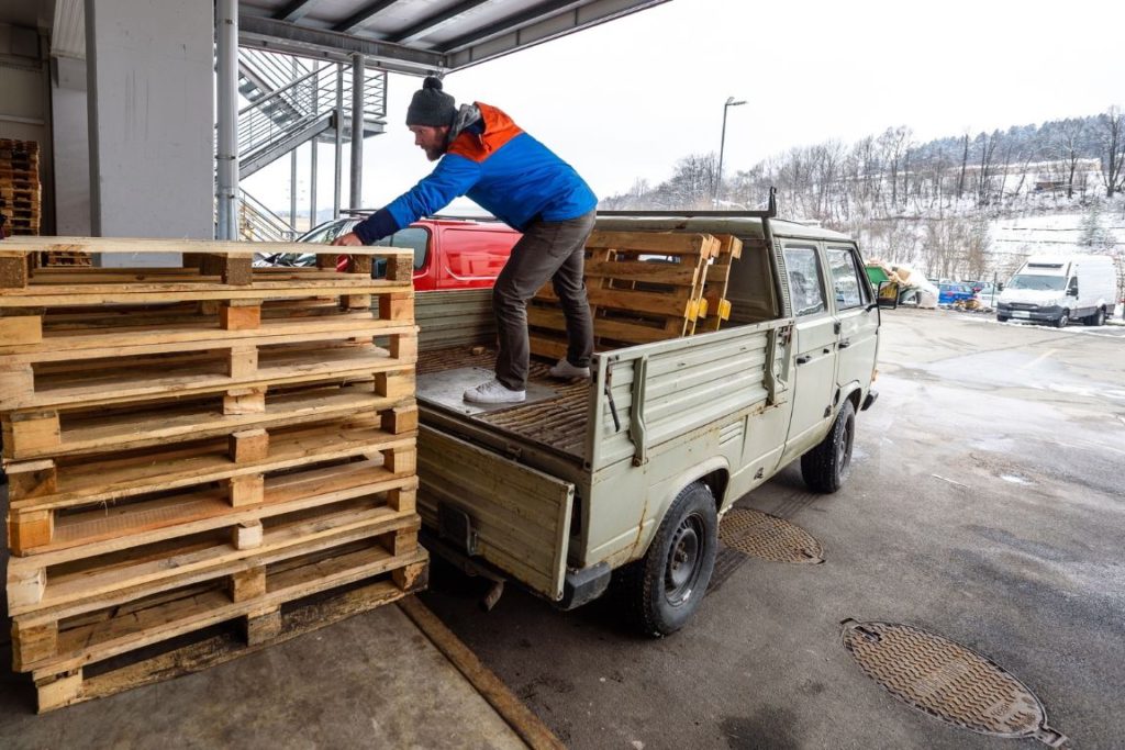 Tips for Helping Employees Stay Productive in the Winter