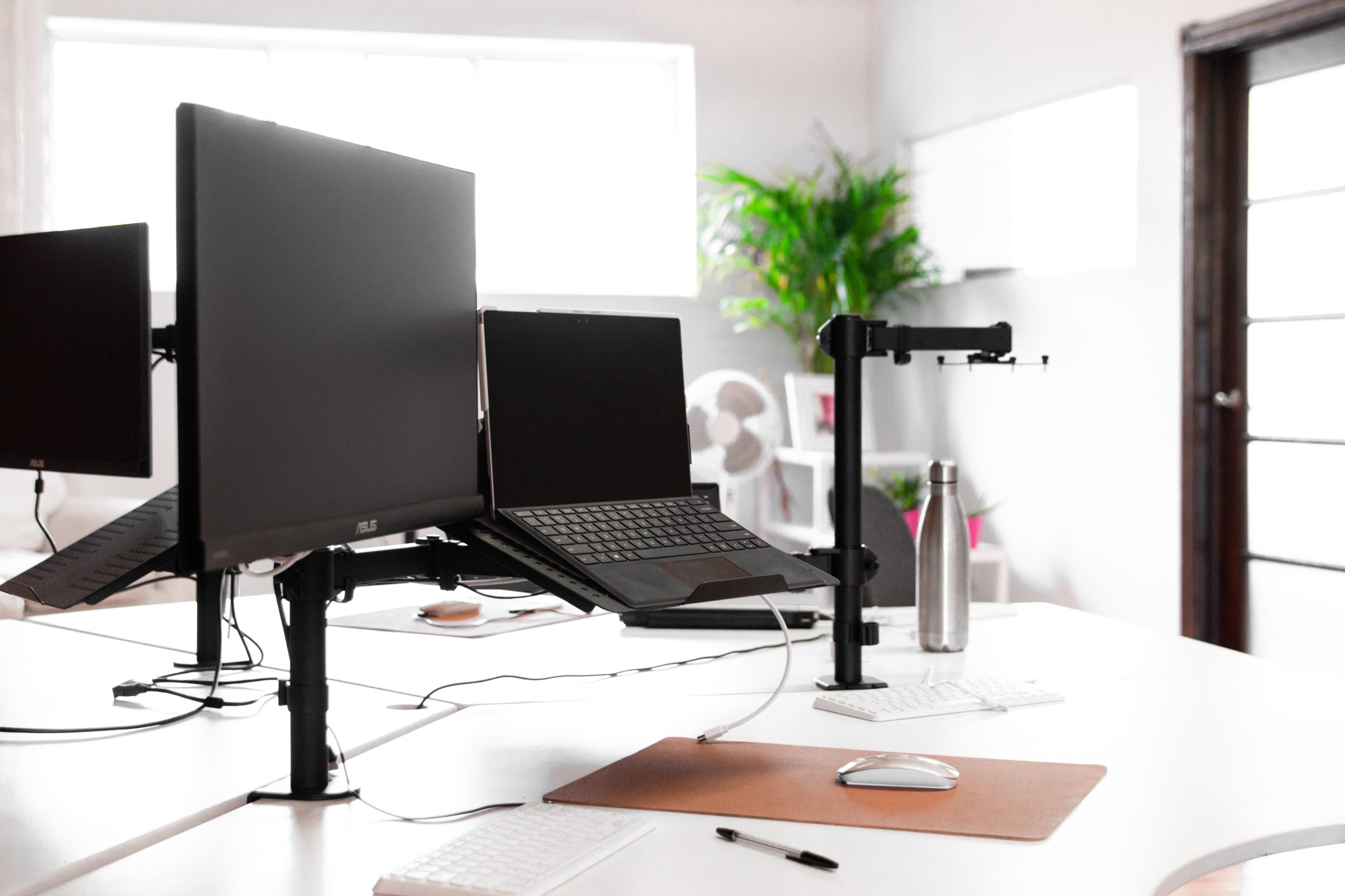 Guide To Getting The Best Office Desk Gadgets in 2021 - Welp Magazine