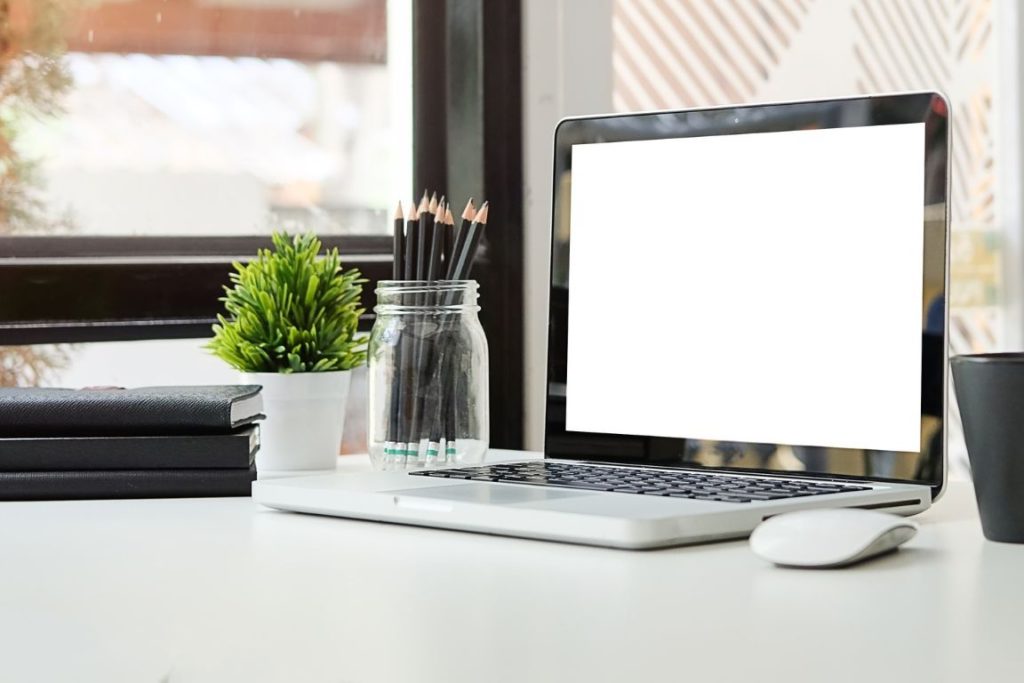 How To Decorate Your Desk at Work