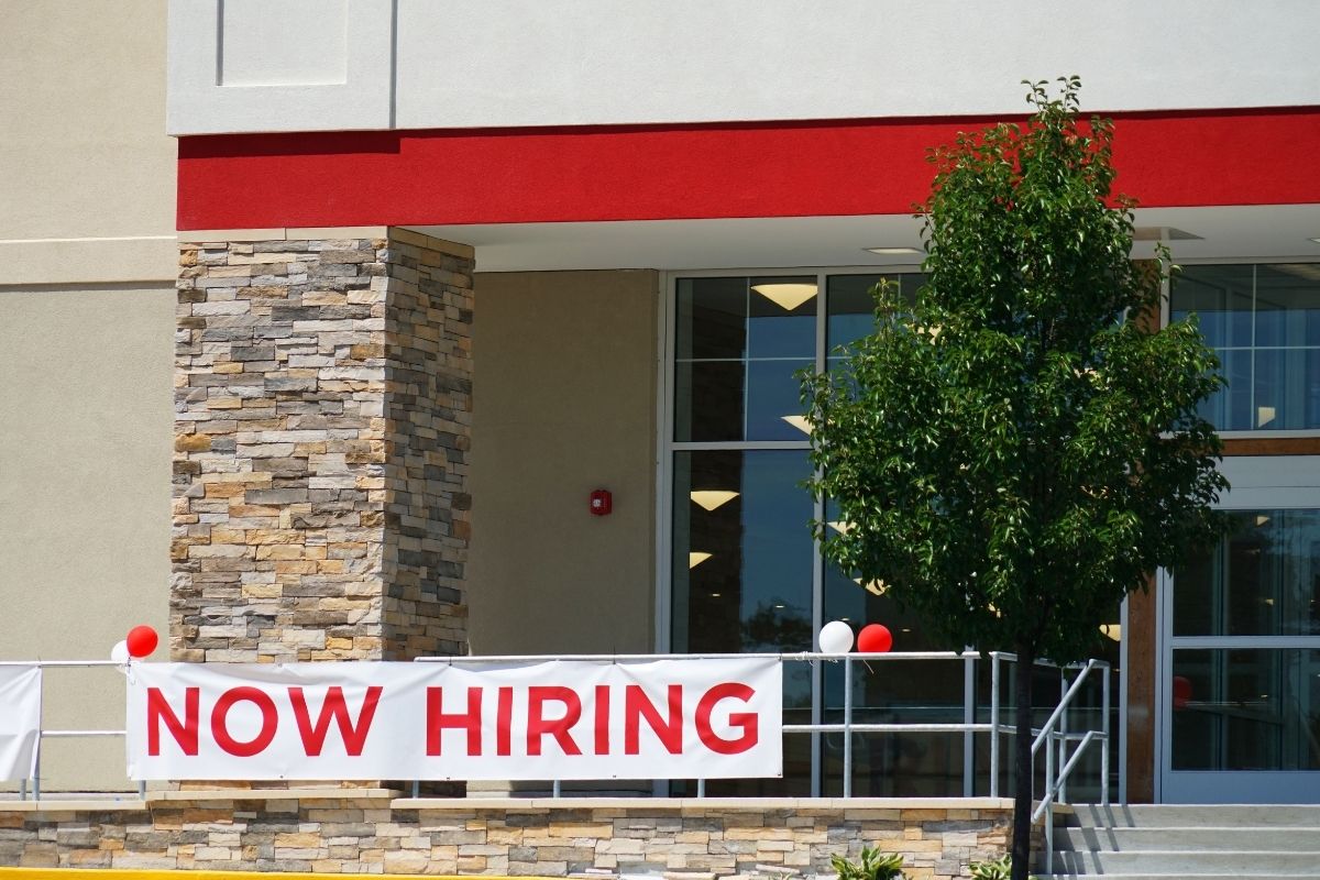 The Main Pros and Cons of Open Hiring