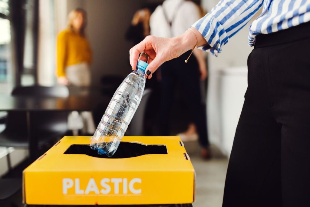 5 Benefits of Making Your Workplace Go Green
