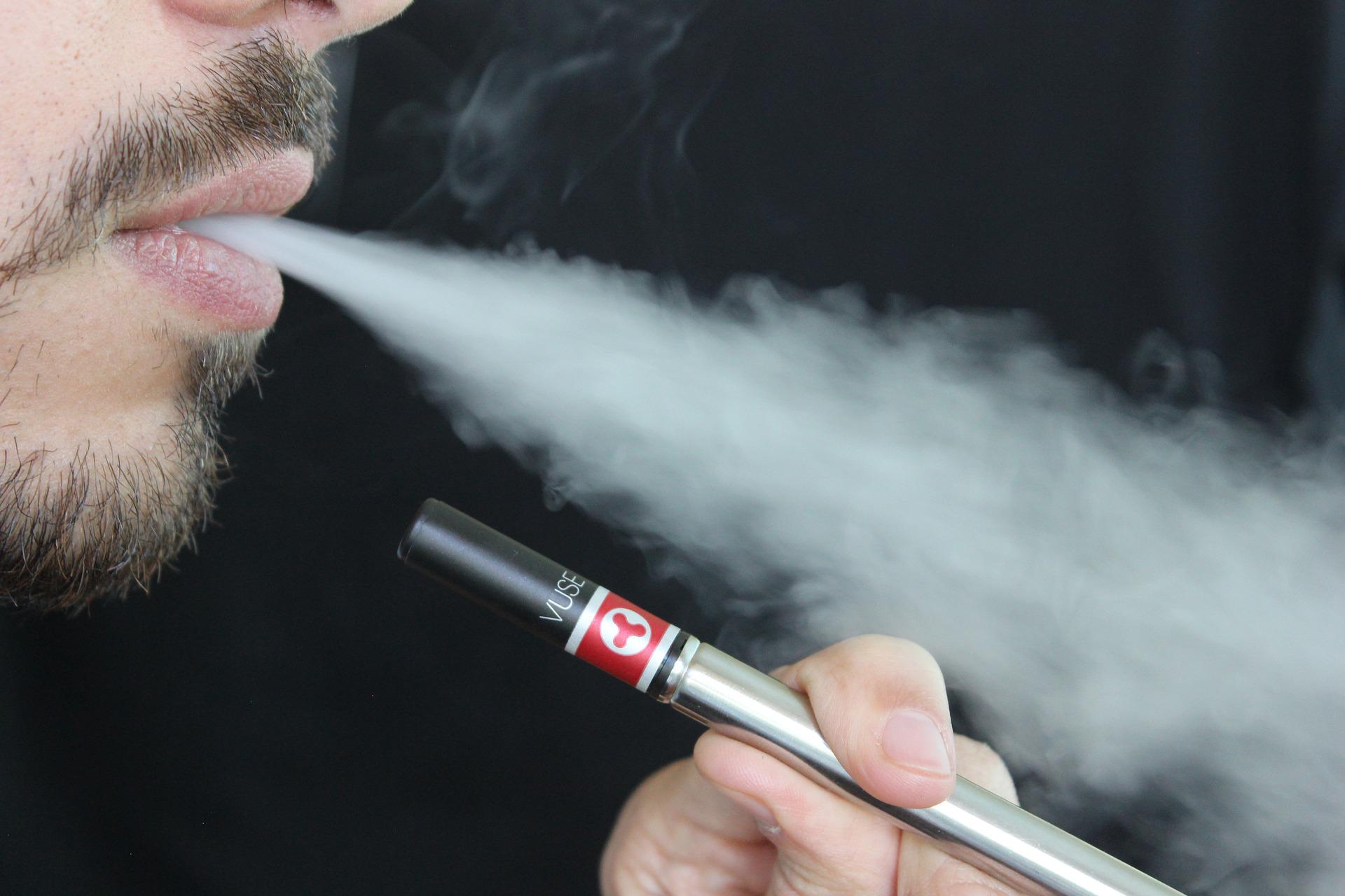 How to Manage Workplace Vaping in the UK