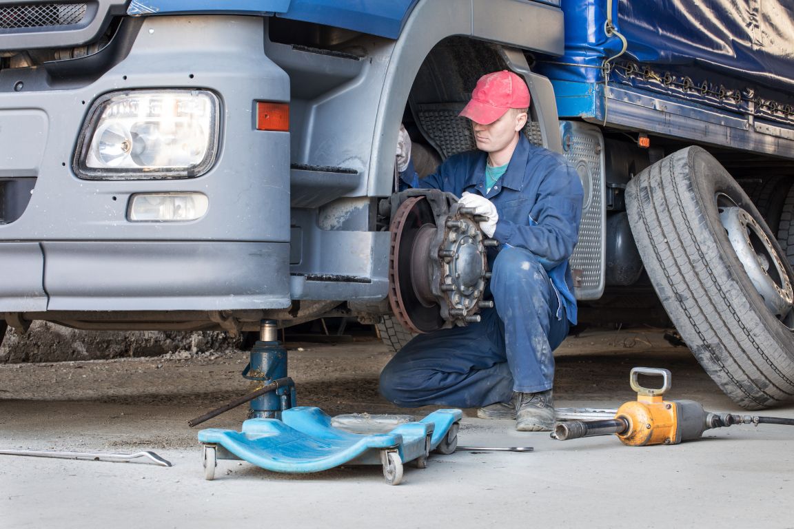 Tips for Minimizing Freight Damage in the Trucking Industry