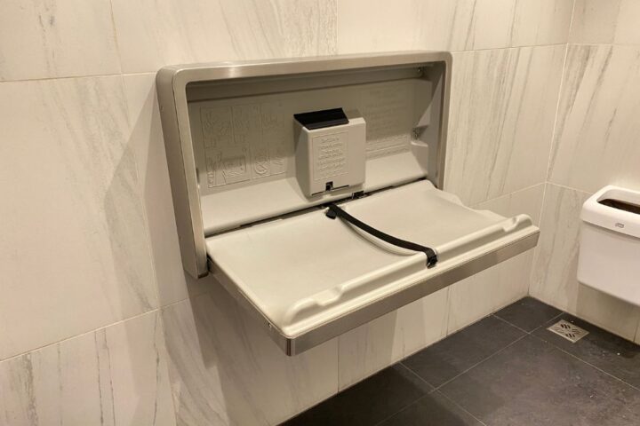 Commercial Restroom Hygiene Tips for Business Owners