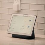 Smart home display and speaker similar to the Apple HomeView smart display