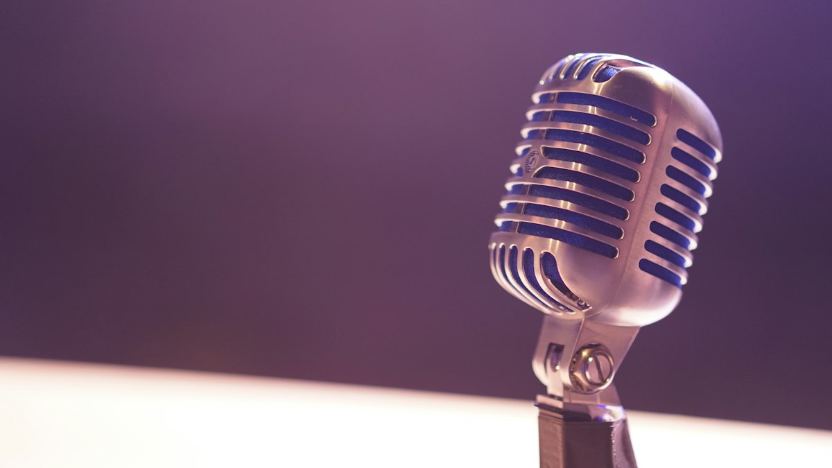Voice AI agents microphone representing AI voice agents in healthcare and customer service